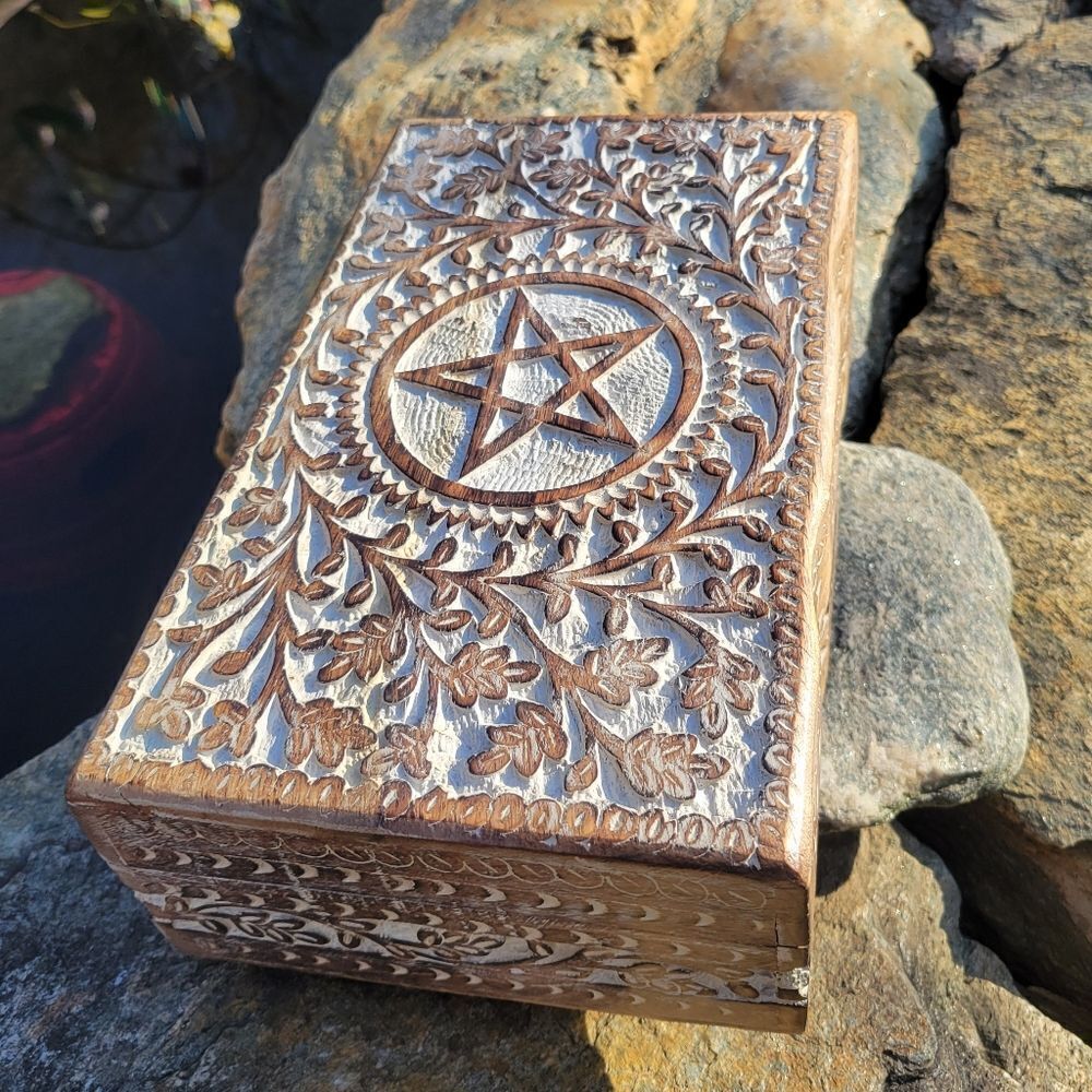 Pentacle Handcarved Storage Box - Picture 6 of 16